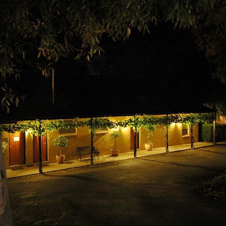 Burra Motor Inn Екстер'єр фото