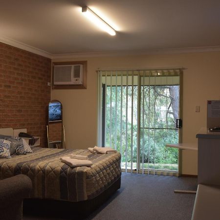 Burra Motor Inn Екстер'єр фото