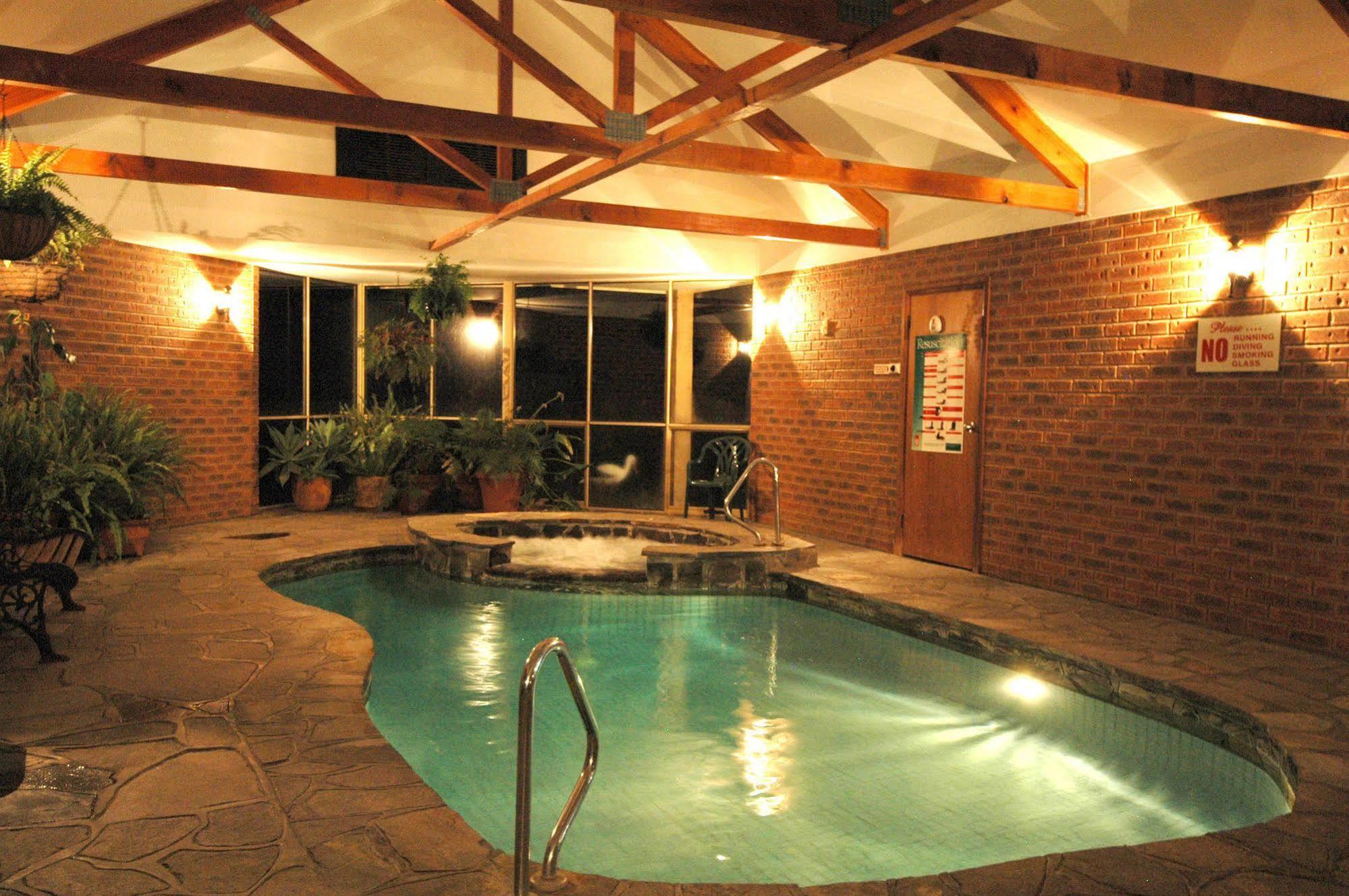 Burra Motor Inn Екстер'єр фото